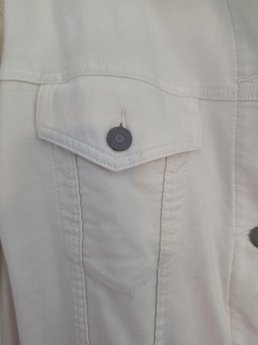 Faherty Off-White Button-Front Jean Jacket - Picture 3 of 9